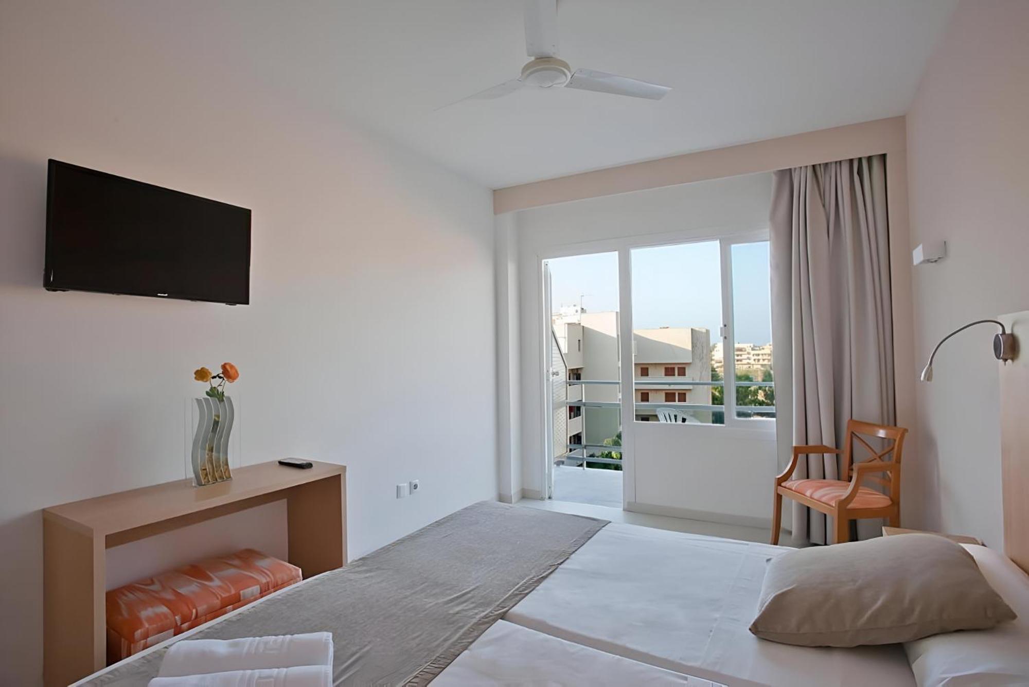 Bj Playamar Hotel & Apartamentos S'Illot  Dış mekan fotoğraf